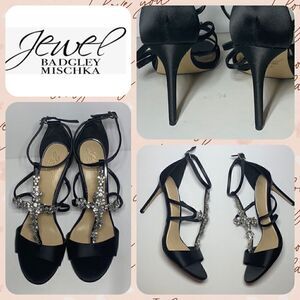 NWOB MSRP $189 Jewel Badgley Mischka Black and Jeweled Heels Women's Size 10